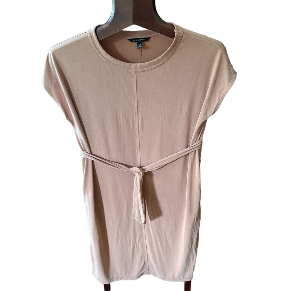 Banana republic ,side pockets,high split sides size in great condition